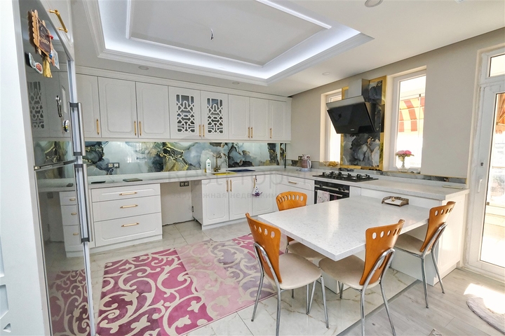 Wohnung 4+2 Duplex im Wohnbezirk Siteler - Antalya 