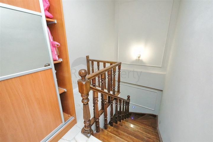 Wohnung 4+2 Duplex im Wohnbezirk Siteler - Antalya 