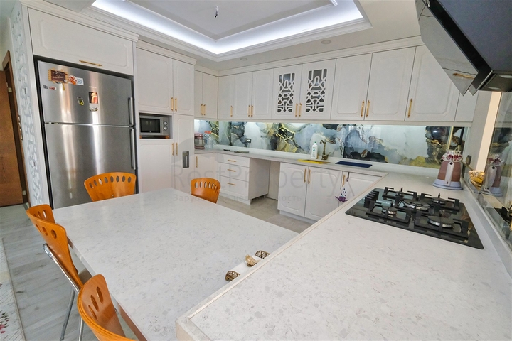 Wohnung 4+2 Duplex im Wohnbezirk Siteler - Antalya 