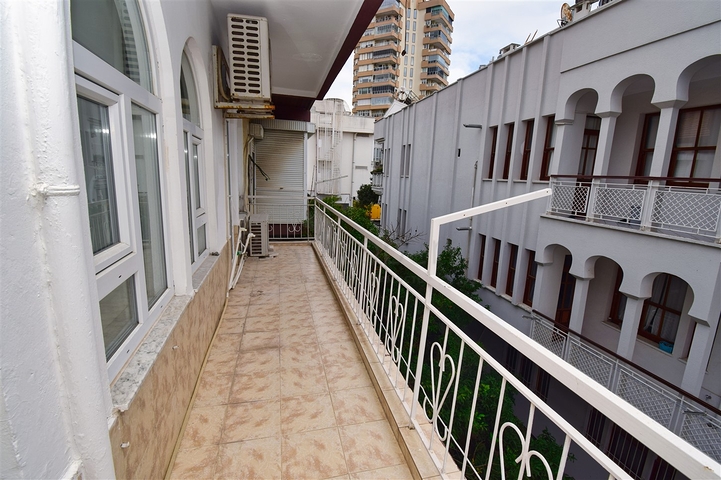 Wohnung mit 3+1 Grundriss im Wohnbezirk Shirinyaly - Antalya  Wohnung mit 3+1 Grundriss im Wohnbezirk Shirinyaly - Antalya