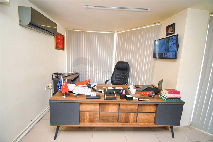 Zum Verkauf steht ein Verkaufsraum in Konyaalti - Antalya zur Verfügung 