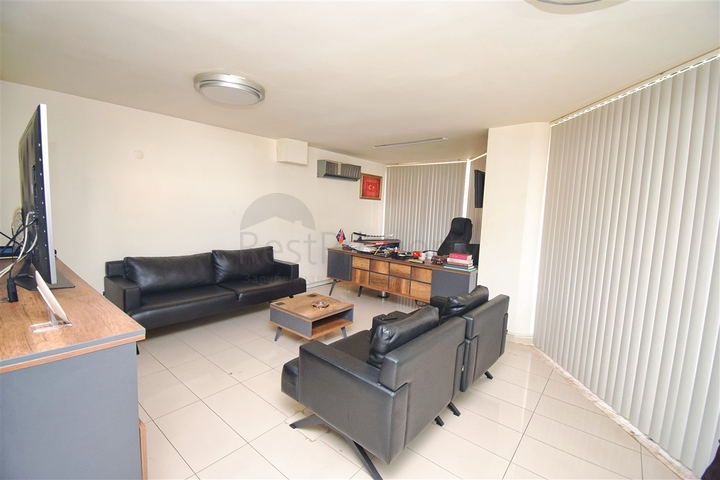 Zum Verkauf steht ein Verkaufsraum in Konyaalti - Antalya zur Verfügung 