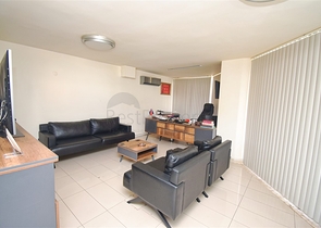 Zum Verkauf steht ein Verkaufsraum in Konyaalti - Antalya zur Verfügung 