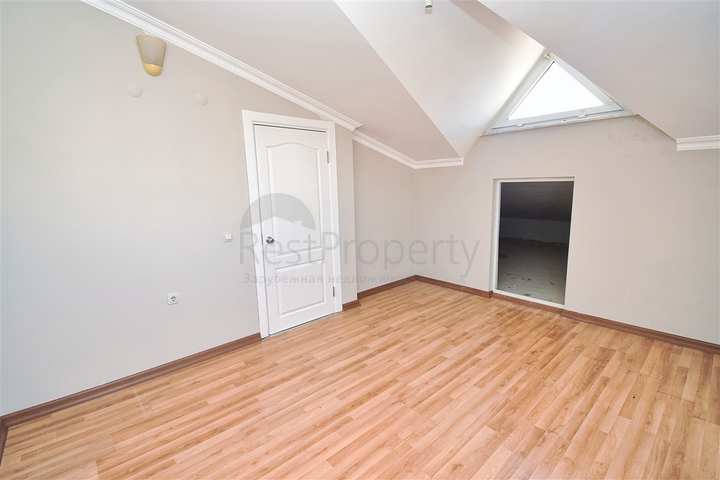 Wohnung 6+1 Duplex im Wohnbezirk Pynarbaşı - Antalya 