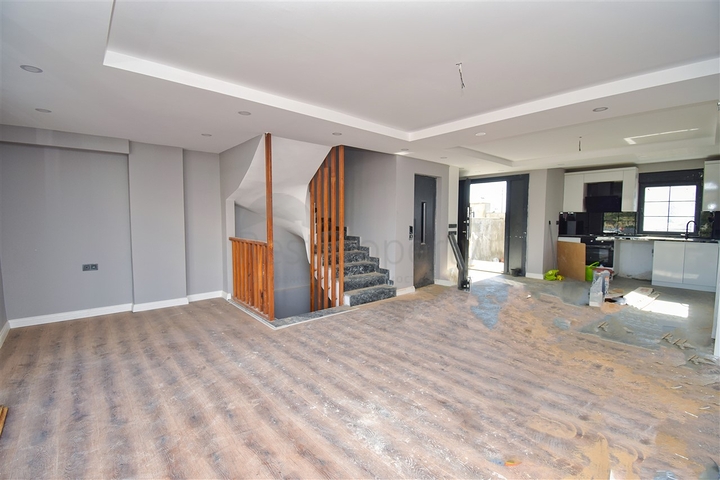 Investitionsprojekt einer 5+1-Villa in der Wohngegend Ermenek - Antalya 