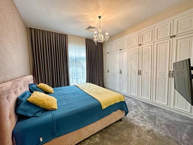 Villa mit 5+1 Grundrissen in der Region Doshemealty - Antalya 