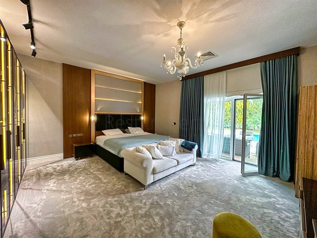 Villa mit 5+1 Grundrissen in der Region Doshemealty - Antalya 