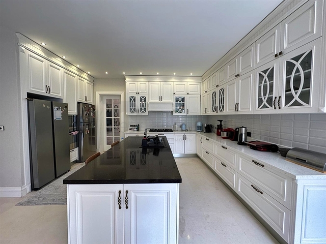 Villa mit 5+1 Grundrissen in der Region Doshemealty - Antalya 