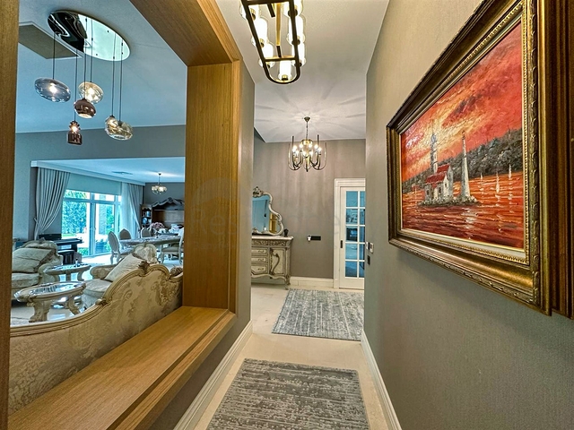 Villa mit 5+1 Grundrissen in der Region Doshemealty - Antalya 