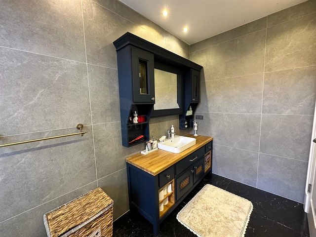 Villa mit 5+1 Grundrissen in der Region Doshemealty - Antalya 