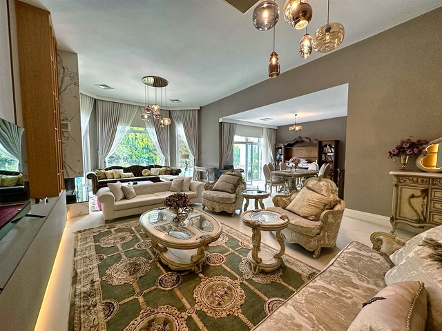 Villa mit 5+1 Grundrissen in der Region Doshemealty - Antalya 