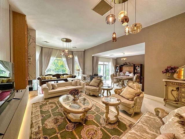 Villa mit 5+1 Grundrissen in der Region Doshemealty - Antalya 