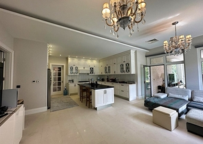 Villa mit 5+1 Grundrissen in der Region Doshemealty - Antalya 