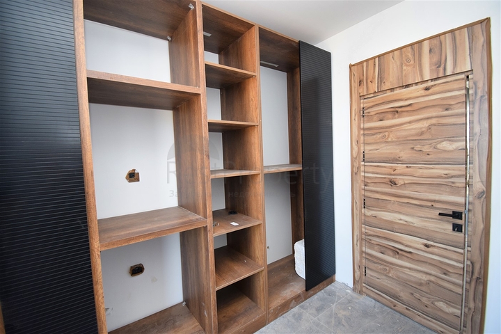 Villa mit 7+1 Grundriss in der Region Doshemealty - Antalya 