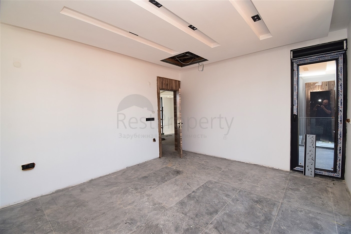 Villa mit 7+1 Grundriss in der Region Doshemealty - Antalya 