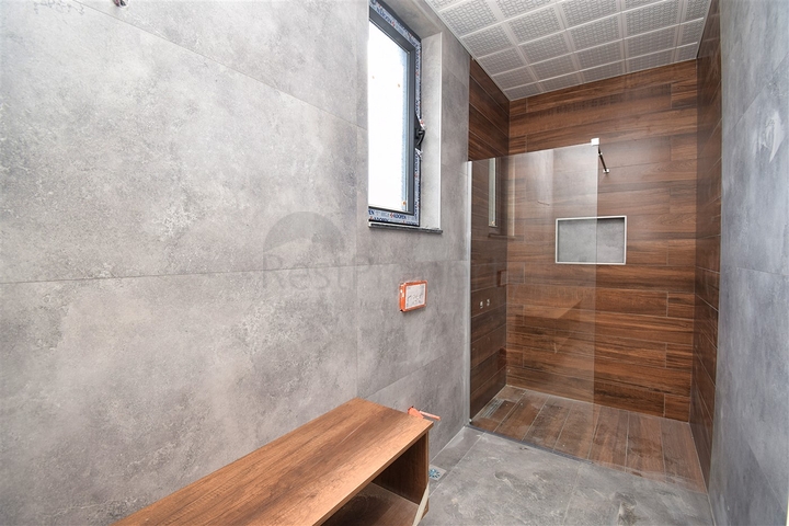 Villa mit 7+1 Grundriss in der Region Doshemealty - Antalya 