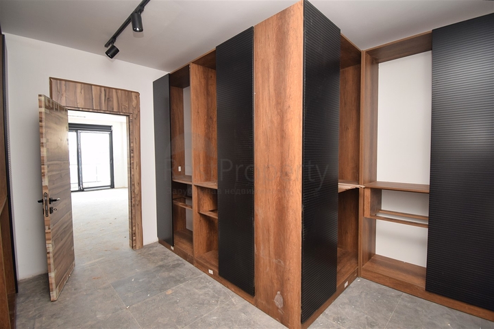 Villa mit 7+1 Grundriss in der Region Doshemealty - Antalya 