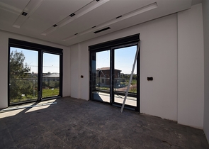 Villa mit 7+1 Grundriss in der Region Doshemealty - Antalya 