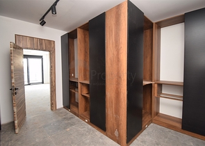 Villa mit 7+1 Grundriss in der Region Doshemealty - Antalya 