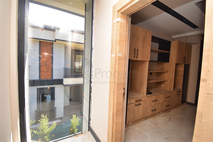 Villa mit 5+1 Grundrissen in der Region Doshemealty - Antalya 