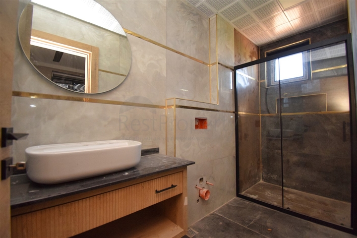 Villa mit 5+1 Grundrissen in der Region Doshemealty - Antalya 