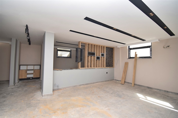 Villa mit 5+1 Grundrissen in der Region Doshemealty - Antalya 