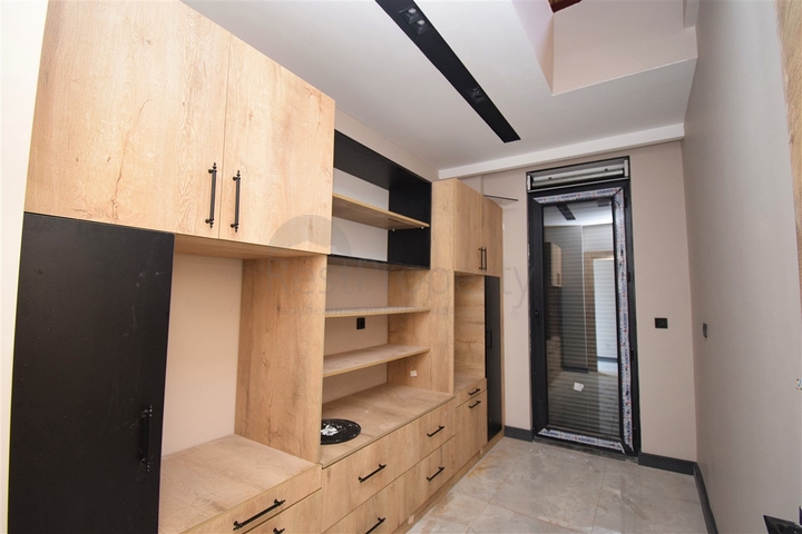 Villa mit 5+1 Grundrissen in der Region Doshemealty - Antalya 