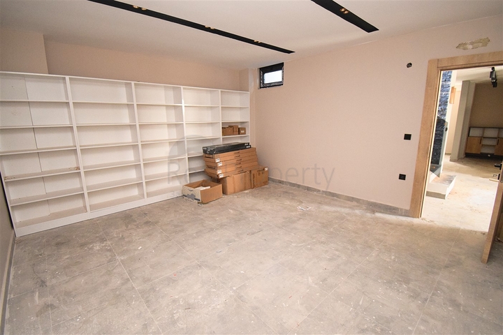 Villa mit 5+1 Grundrissen in der Region Doshemealty - Antalya 