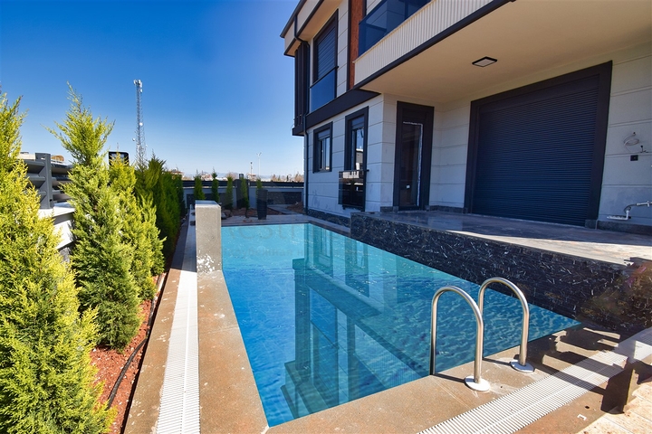 Villa mit 5+1 Grundrissen in der Region Doshemealty - Antalya 
