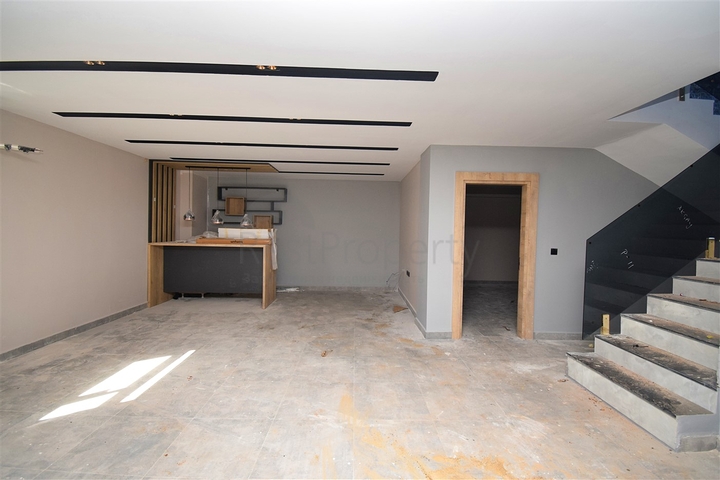 Villa mit 5+1 Grundrissen in der Region Doshemealty - Antalya 