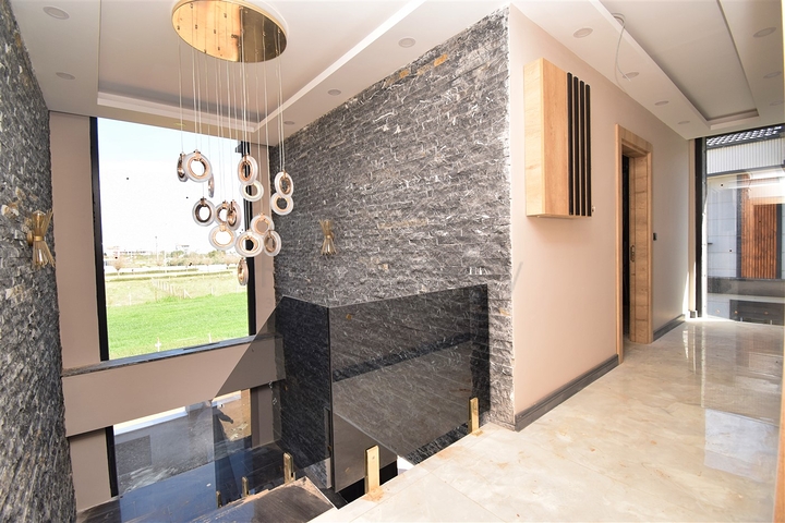 Villa mit 5+1 Grundrissen in der Region Doshemealty - Antalya 