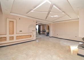 Villa mit 5+1 Grundrissen in der Region Doshemealty - Antalya 