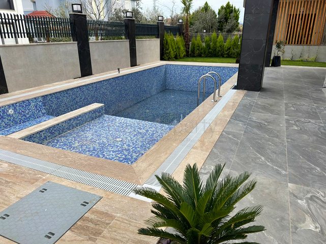 Villa mit 5+1 Grundrissen in der Region Doshemealty - Antalya  Villa mit 5+1 Grundrissen in der Region Doshemealty - Antalya
