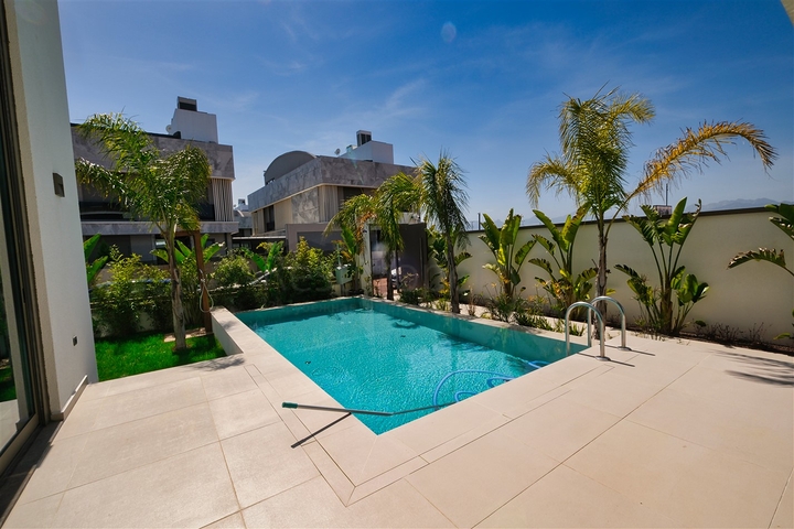 Villa mit 4+2 Grundrissen im Wohnbezirk Altynkale - Antalya 