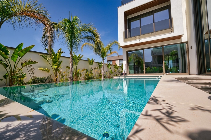 Villa mit 4+2 Grundrissen im Wohnbezirk Altynkale - Antalya 