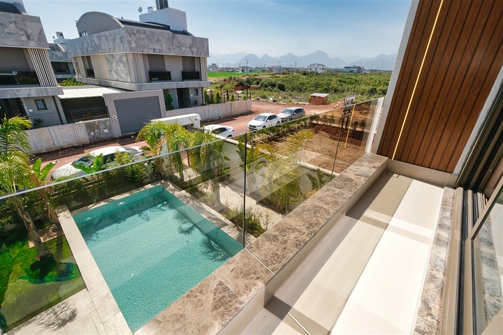 Villa mit 4+2 Grundrissen im Wohnbezirk Altynkale - Antalya 