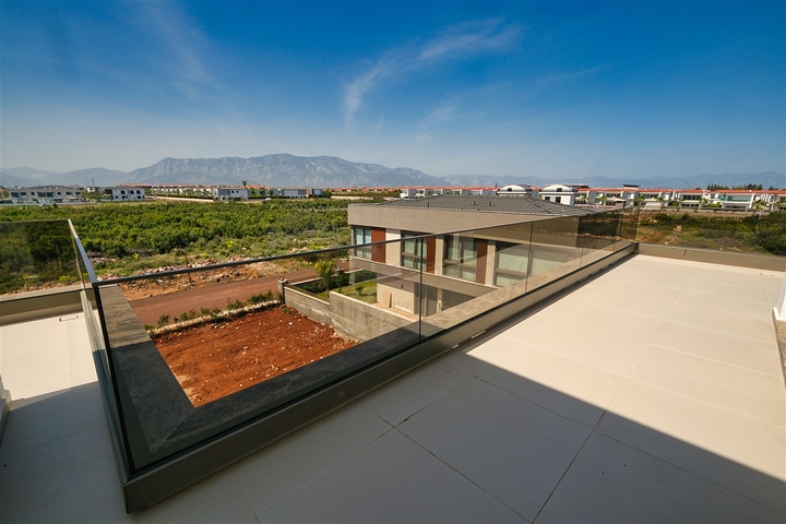 Villa mit 4+2 Grundrissen im Wohnbezirk Altynkale - Antalya 