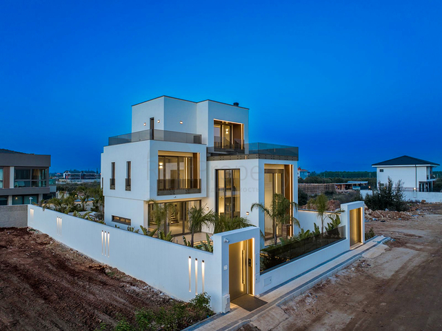 Villa mit 4+2 Grundrissen im Wohnbezirk Altynkale - Antalya 