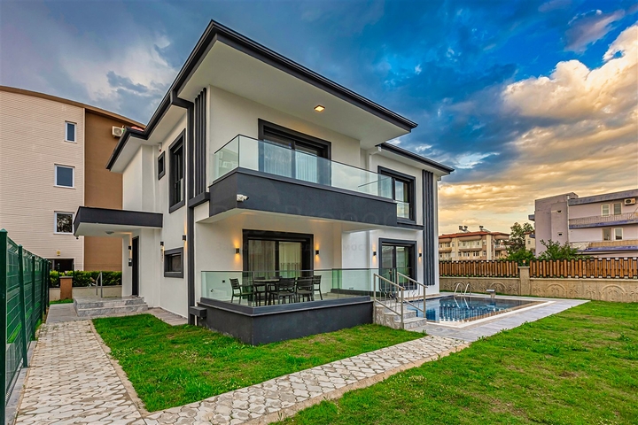 Villa mit 3+2 Grundrissen in Belek - Antalya  Villa mit 3+2 Grundrissen in Belek - Antalya