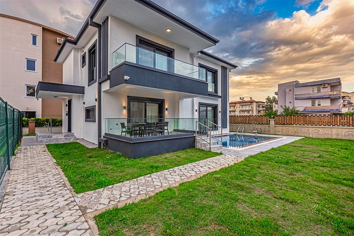 Villa mit 3+2 Grundrissen in Belek - Antalya  Villa mit 3+2 Grundrissen in Belek - Antalya