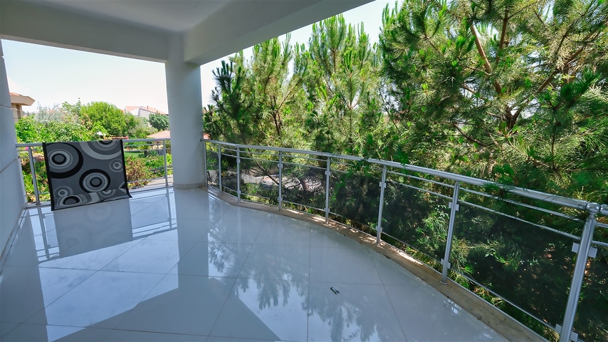 4+1-Villa in der Region Doshemealty - Antalya 
