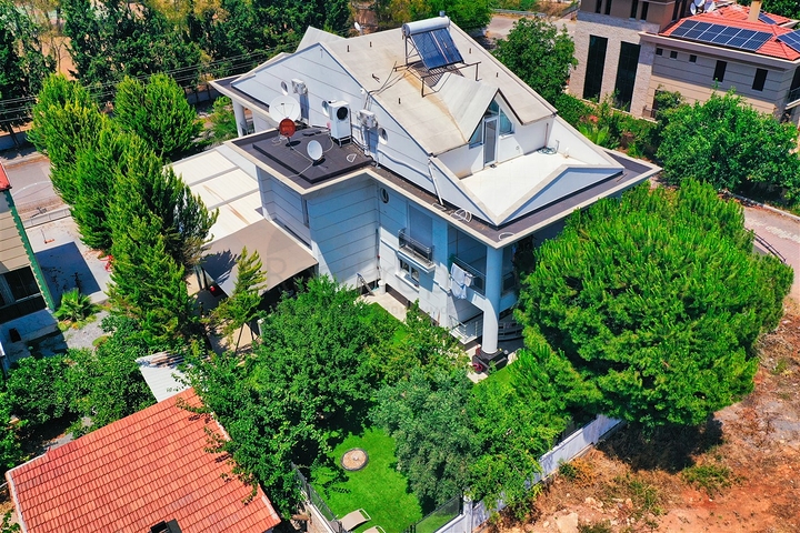 4+1-Villa in der Region Doshemealty - Antalya 