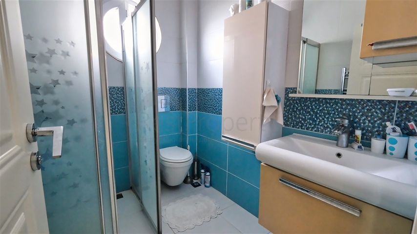 4+1-Villa in der Region Doshemealty - Antalya 