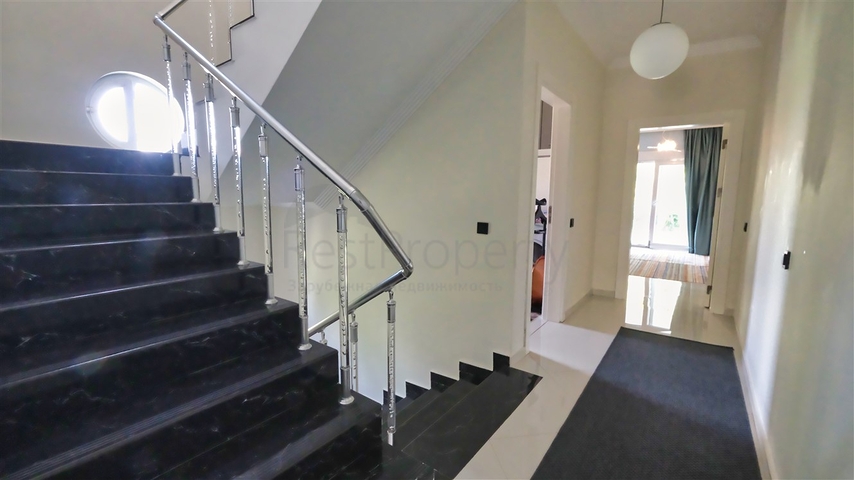 4+1-Villa in der Region Doshemealty - Antalya 