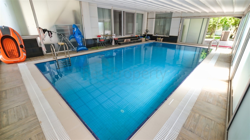 4+1-Villa in der Region Doshemealty - Antalya 