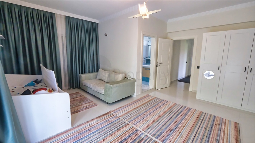 4+1-Villa in der Region Doshemealty - Antalya 