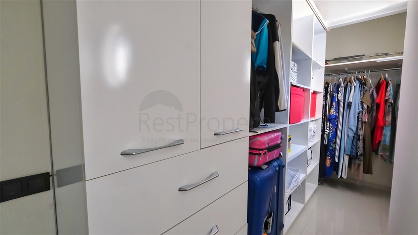 4+1-Villa in der Region Doshemealty - Antalya 