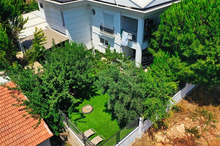 4+1-Villa in der Region Doshemealty - Antalya 