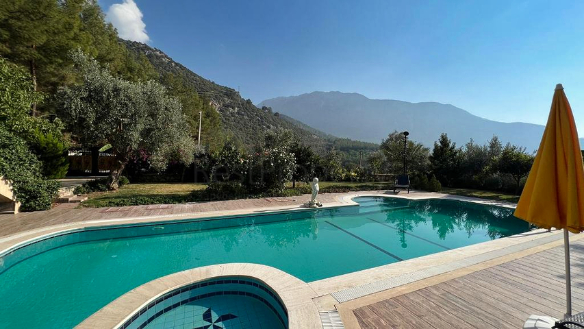Villa mit 7+1 Grundriss in Fethiye - Antalya 