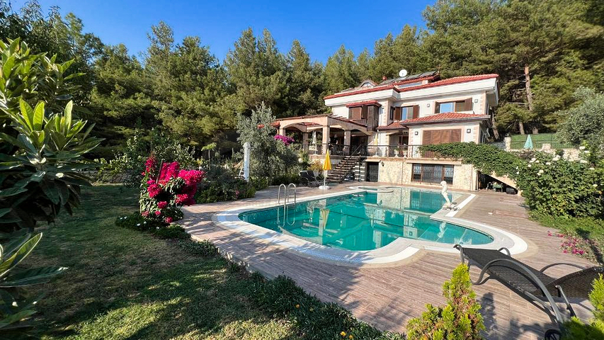 Villa mit 7+1 Grundriss in Fethiye - Antalya 